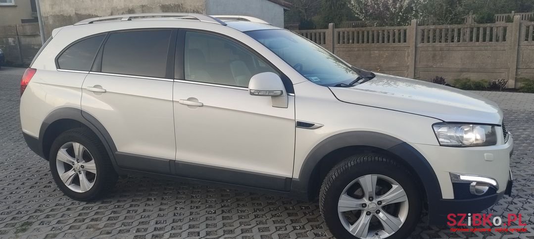 2011' Chevrolet Captiva photo #2