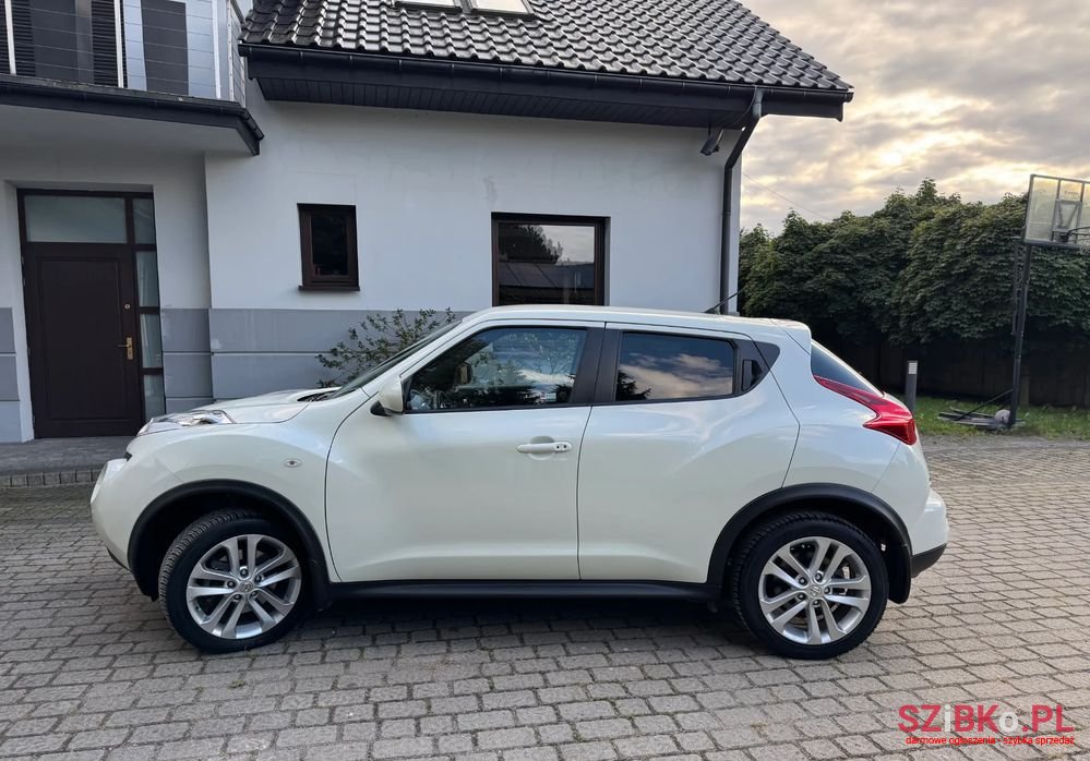 2011' Nissan Juke 1.6 T Tekna 4X4 photo #4