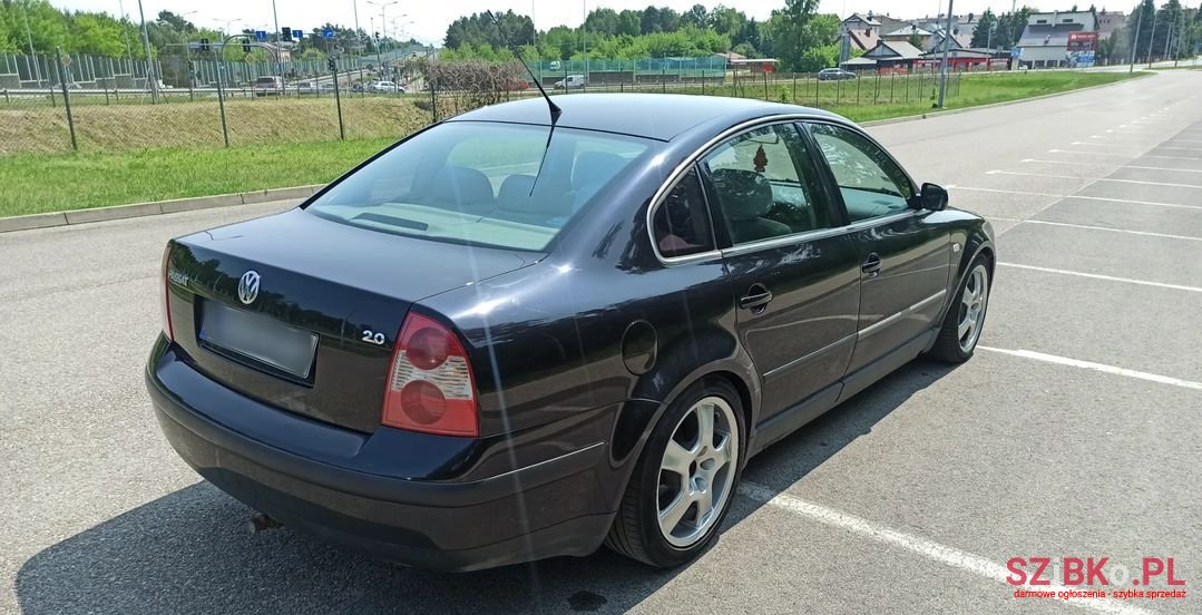 2003' Volkswagen Passat photo #5