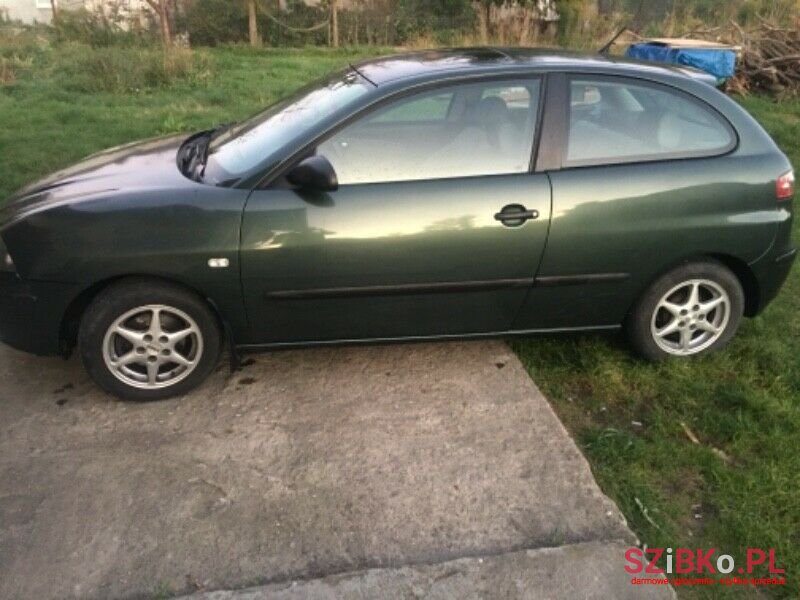 2003' SEAT Ibiza photo #2