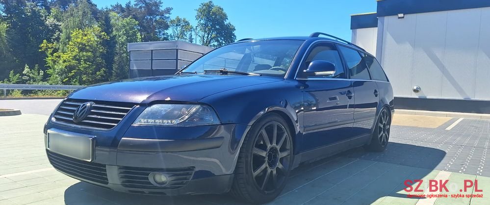 2004' Volkswagen Passat photo #1