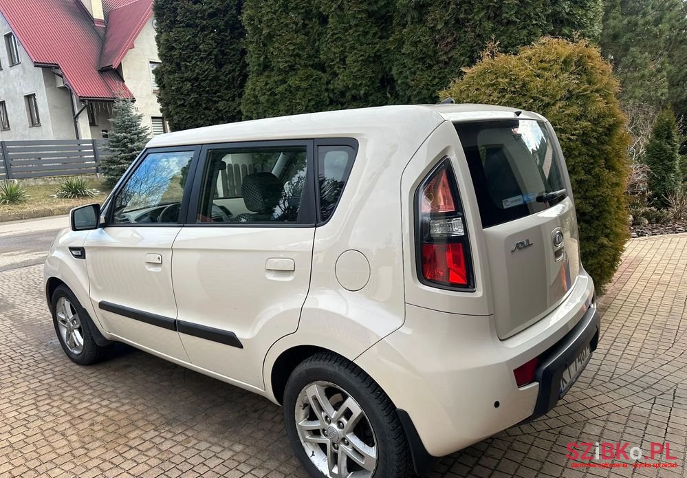2010' Kia Soul 1.6 L photo #4