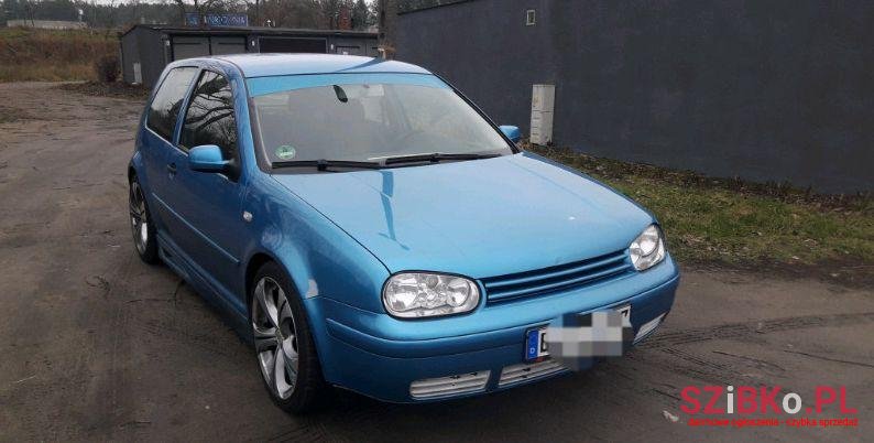 2003' Volkswagen Golf photo #1