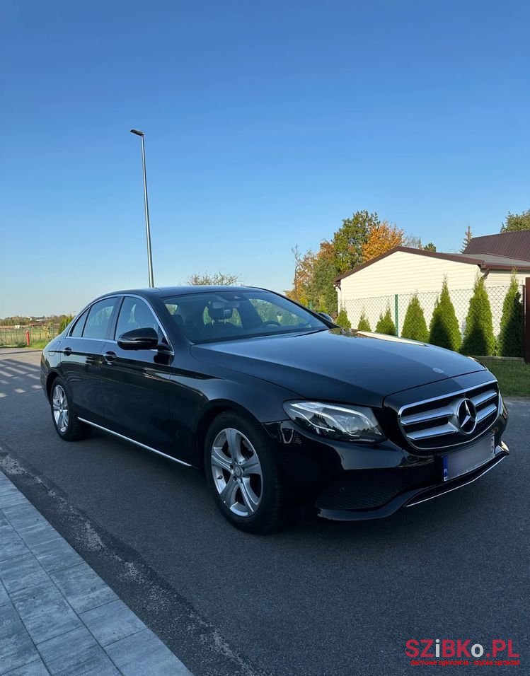 2016' Mercedes-Benz E-Class 220 D photo #2