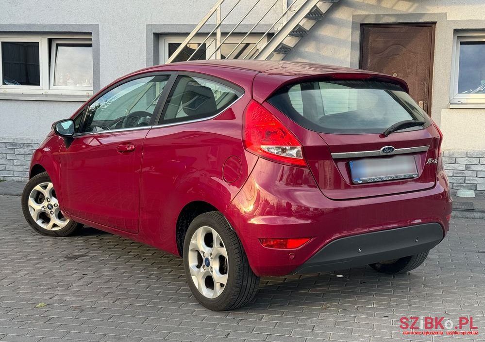 2011' Ford Fiesta 1.6 Titanium photo #4