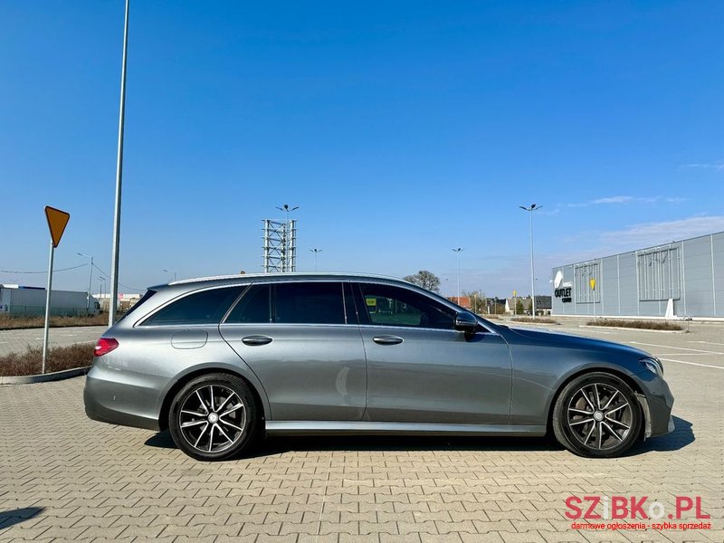 2017' Mercedes-Benz E-Class photo #5