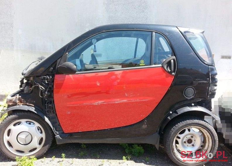 2001' Smart Fortwo photo #1