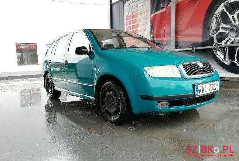 2001' Skoda Fabia photo #1