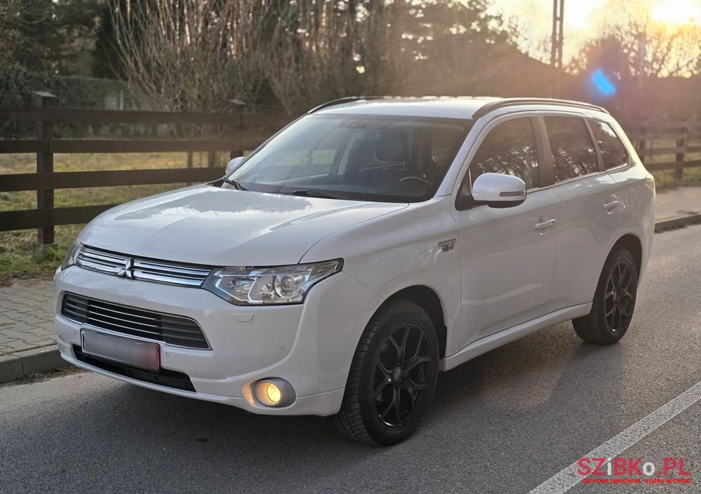 2014' Mitsubishi Outlander photo #4