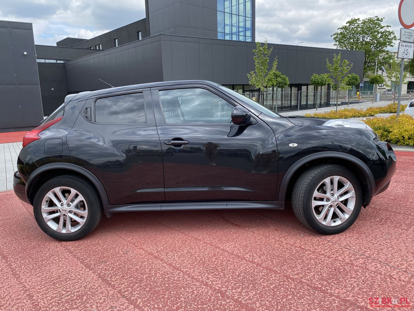 2012' Nissan Juke photo #2
