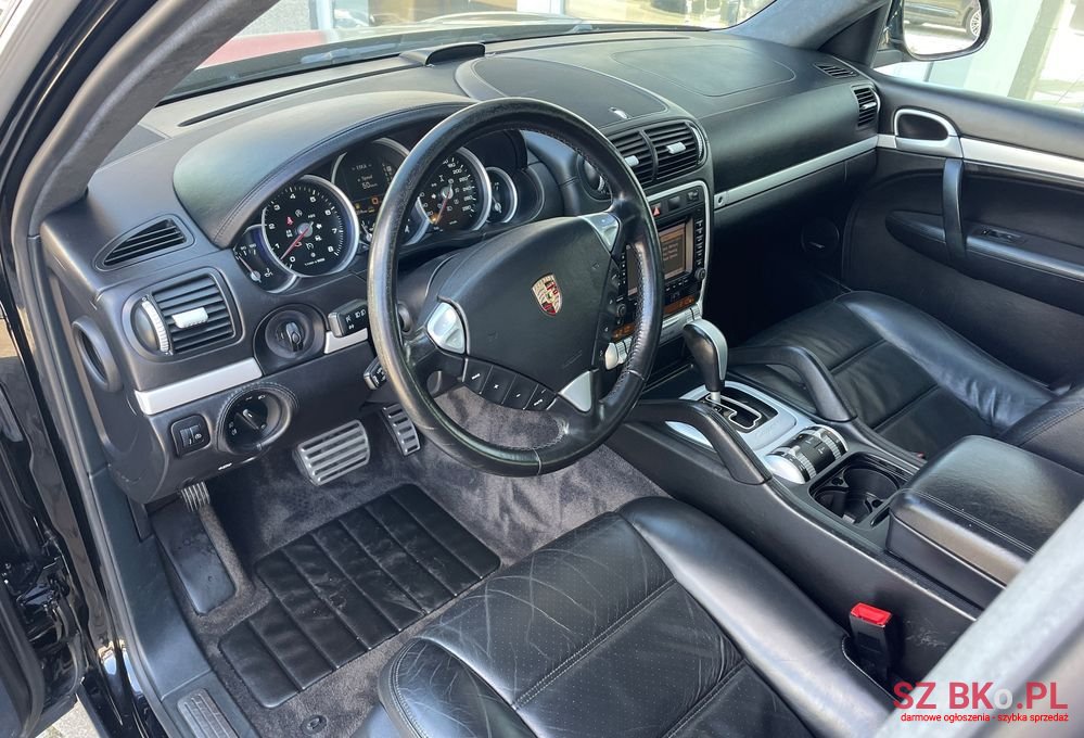 2004' Porsche Cayenne Turbo photo #5