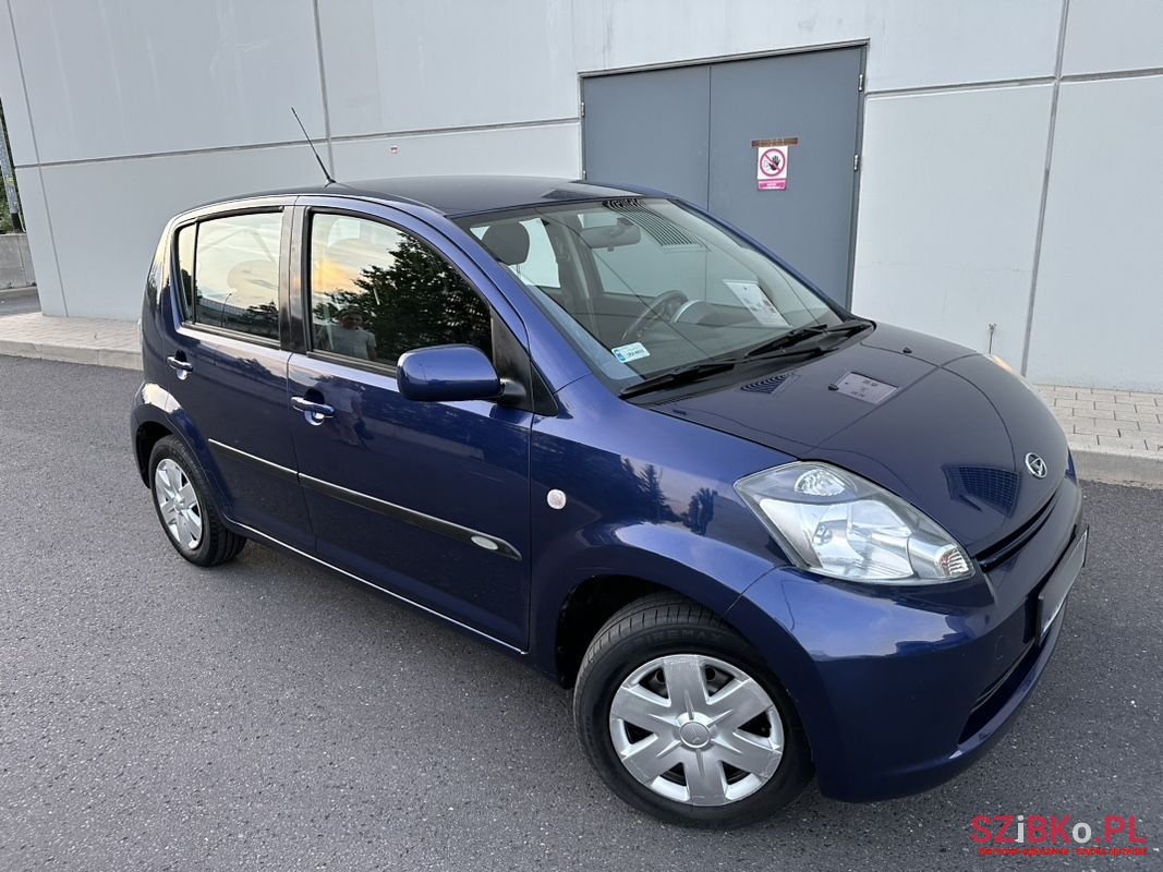 2005' Daihatsu Sirion photo #5