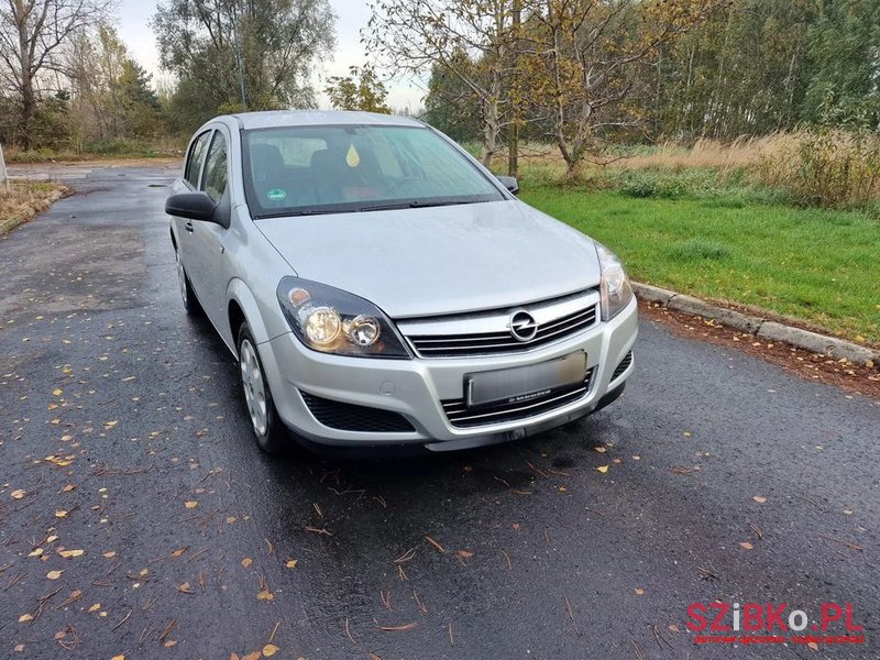 2009' Opel Astra 1.4 Edition photo #6