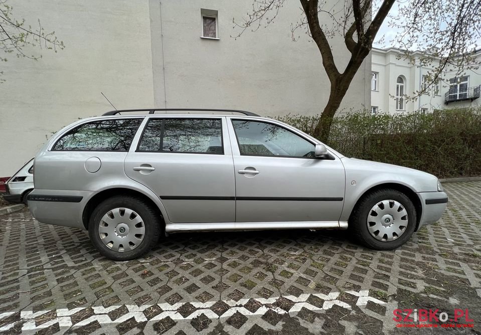2005' Skoda Octavia photo #3