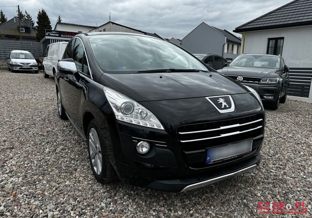 2013' Peugeot 3008 Hybrid4 photo #1