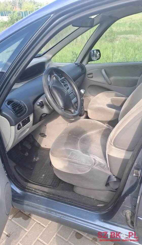 2006' Citroen Xsara Picasso photo #3