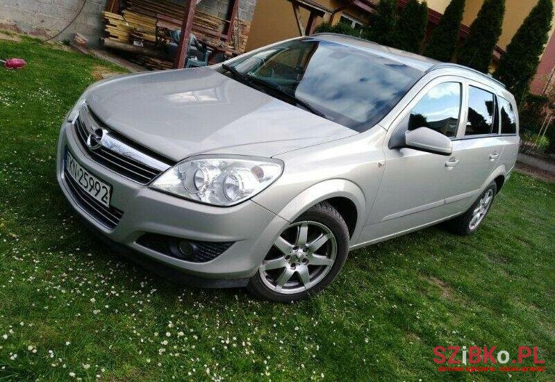 2007' Opel Astra photo #1