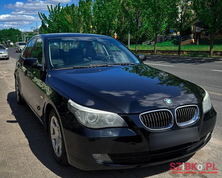 2008' BMW 5 Series 520D photo #3