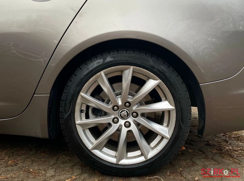 2011' Jaguar XF 2.2 D Luxury photo #5