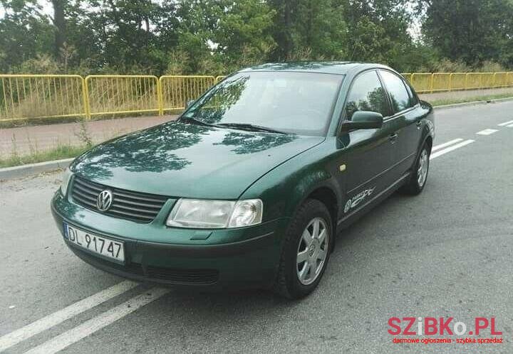 1999' Volkswagen Passat photo #1