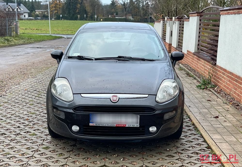 2010' Fiat Punto Evo photo #2