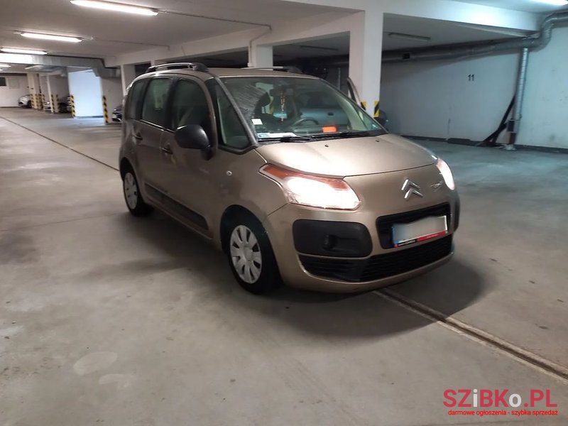 2010' Citroen C3 Picasso photo #5