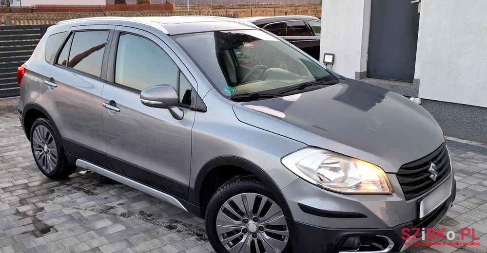 2013' Suzuki SX4 S-Cross photo #1