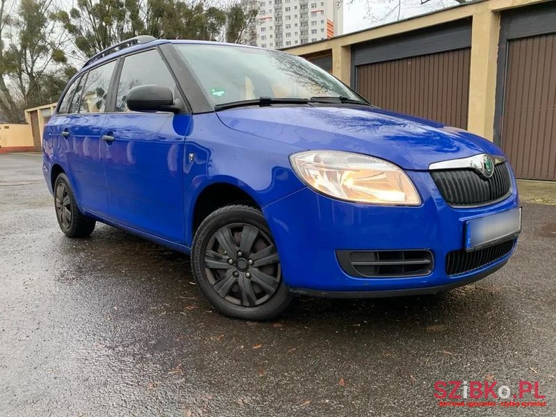 2009' Skoda Fabia 1.2 12V Ambition photo #2