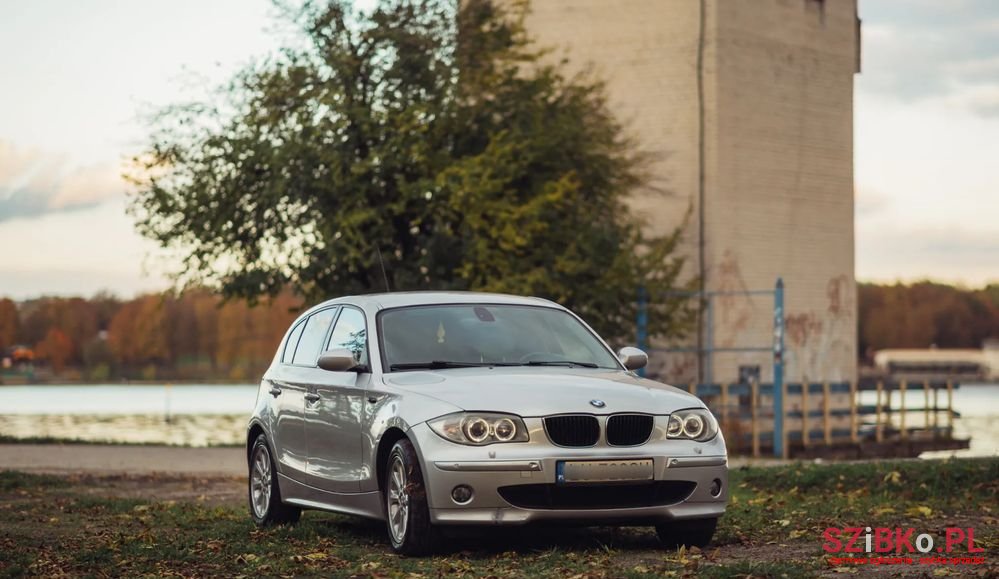 2004' BMW 1 Series photo #4