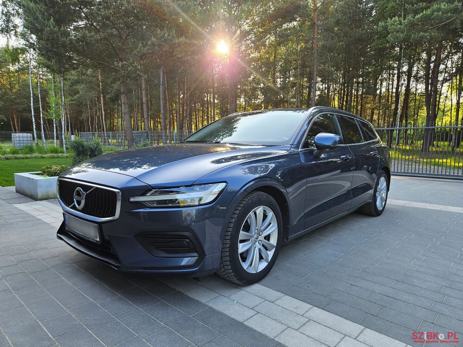 2019' Volvo V60 photo #3
