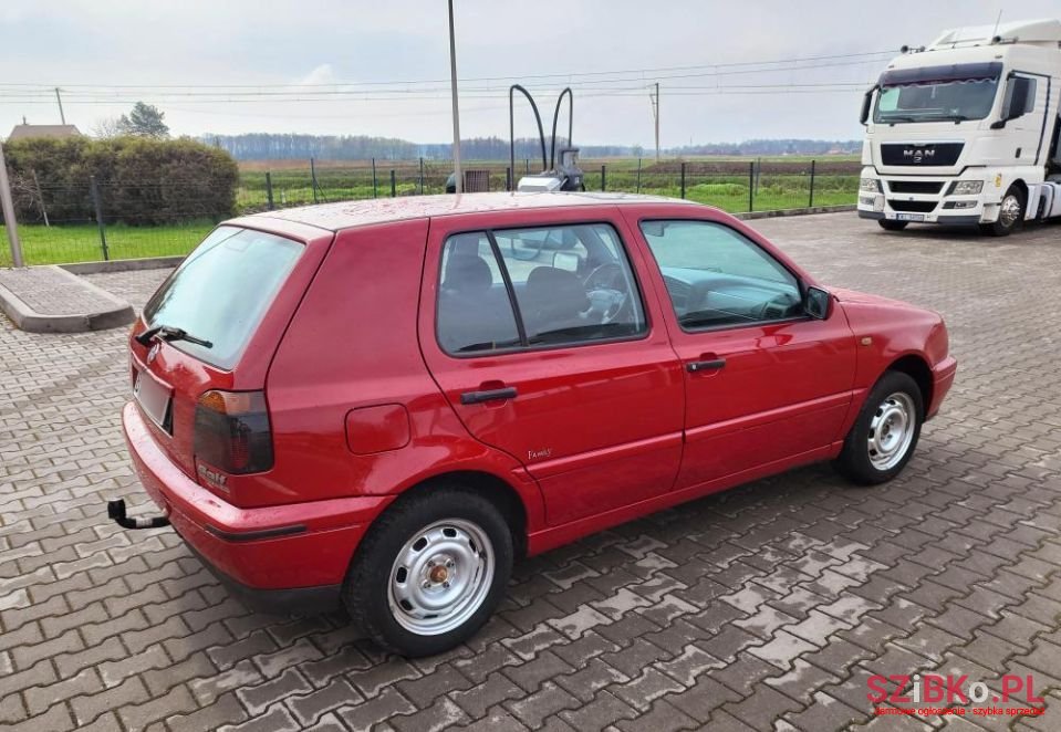 1997' Volkswagen Golf photo #2