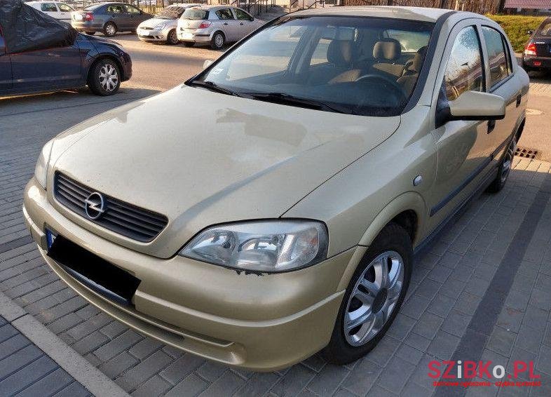2004' Opel Astra photo #1
