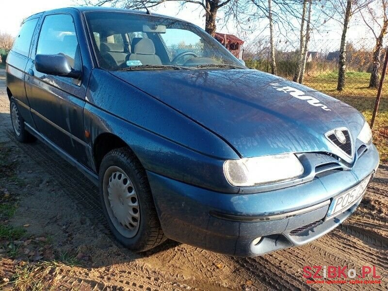 2000' Alfa Romeo 145 photo #6