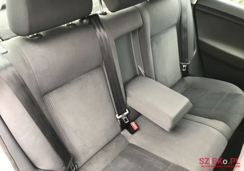 2008' Volkswagen Polo photo #6