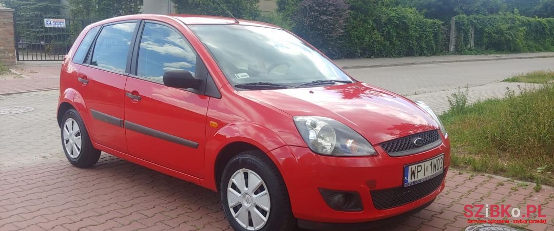 2006' Ford Fiesta photo #2