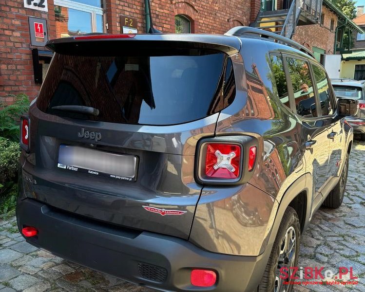 2017' Jeep Renegade photo #4