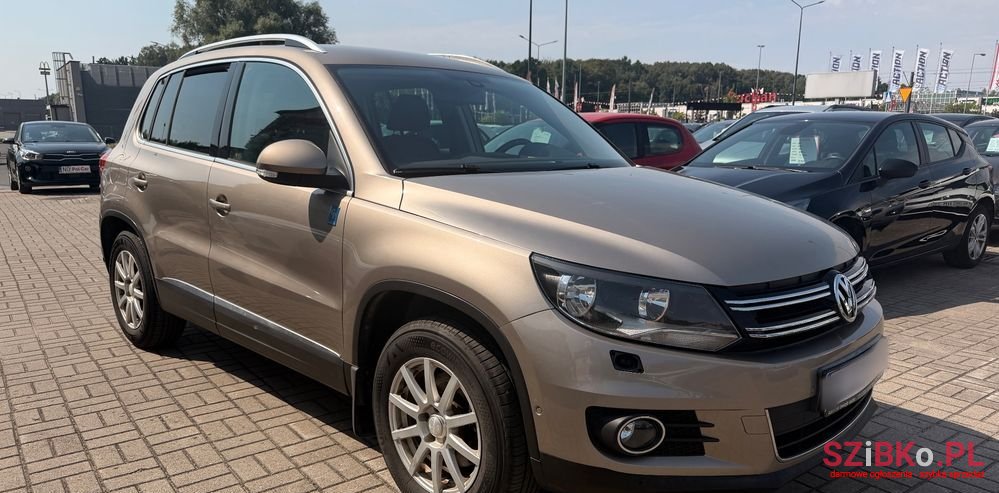 2012' Volkswagen Tiguan photo #2