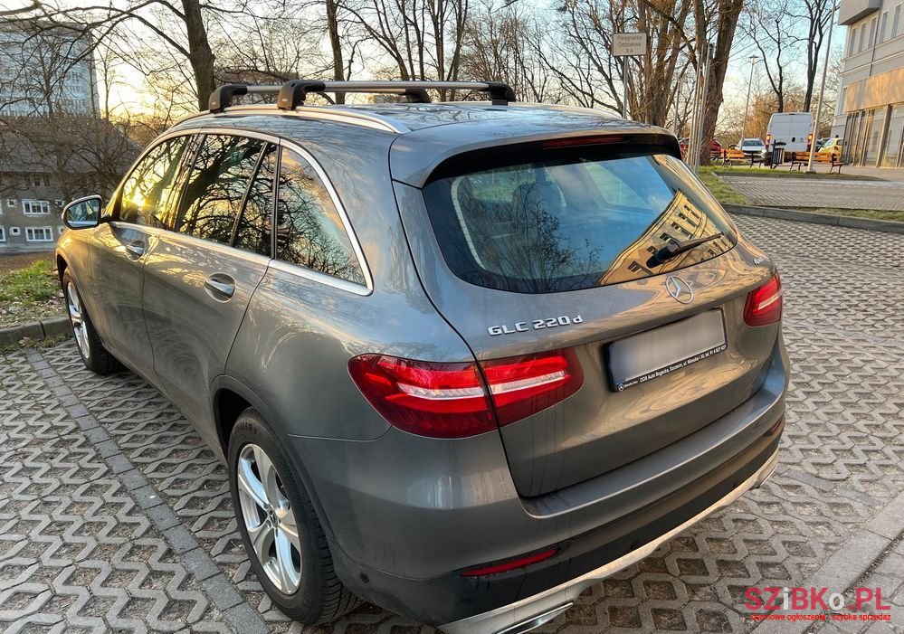 2018' Mercedes-Benz GLC 220 D 4-Matic photo #5