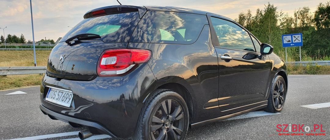 2011' Citroen DS3 photo #2