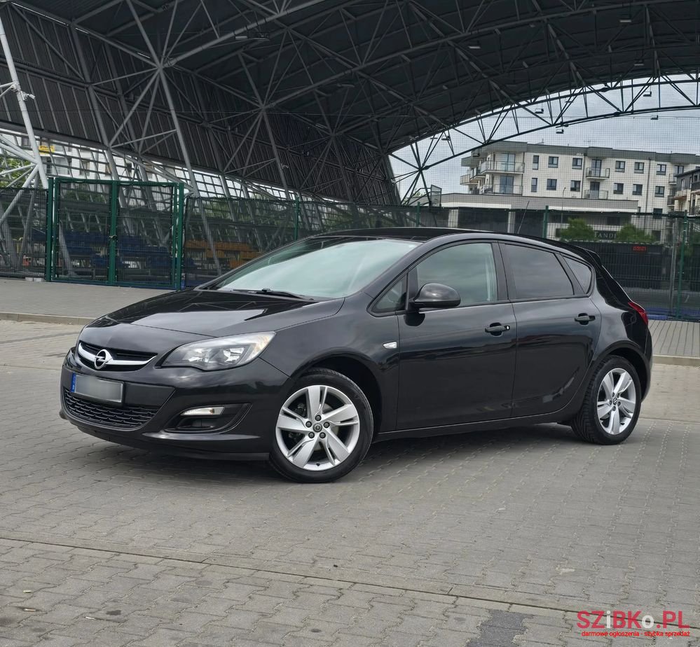 2013' Opel Astra 1.4 Selection photo #2
