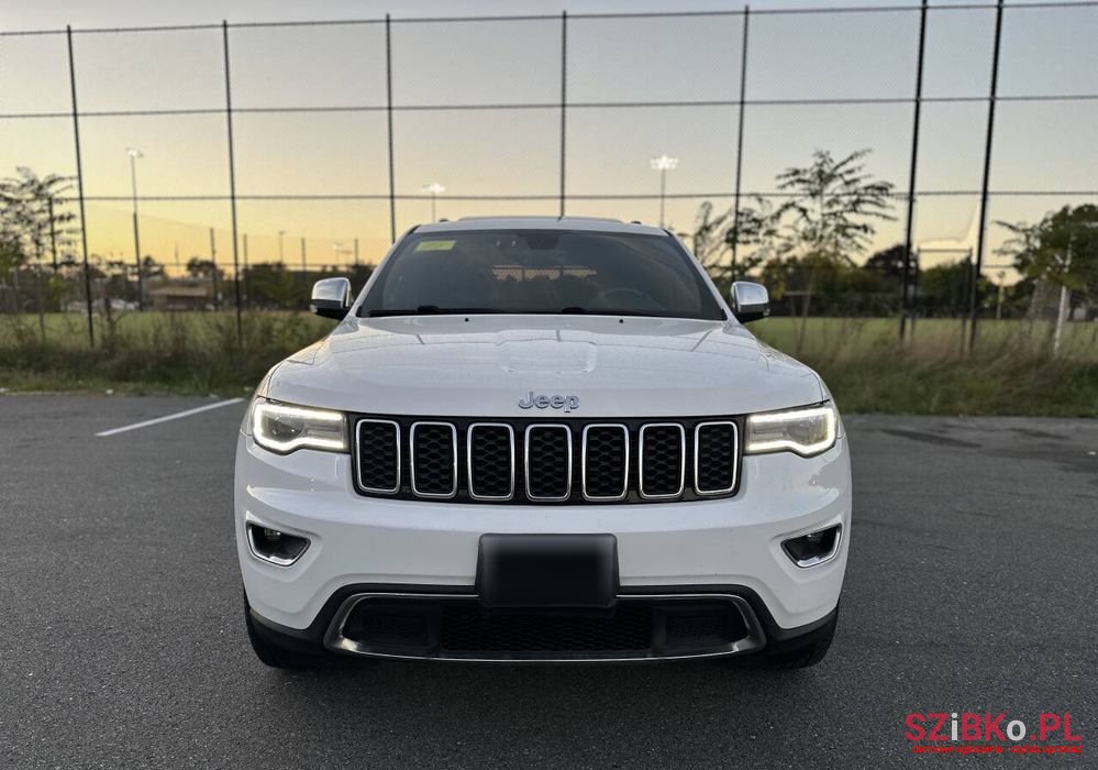 2018' Jeep Grand Cherokee photo #2