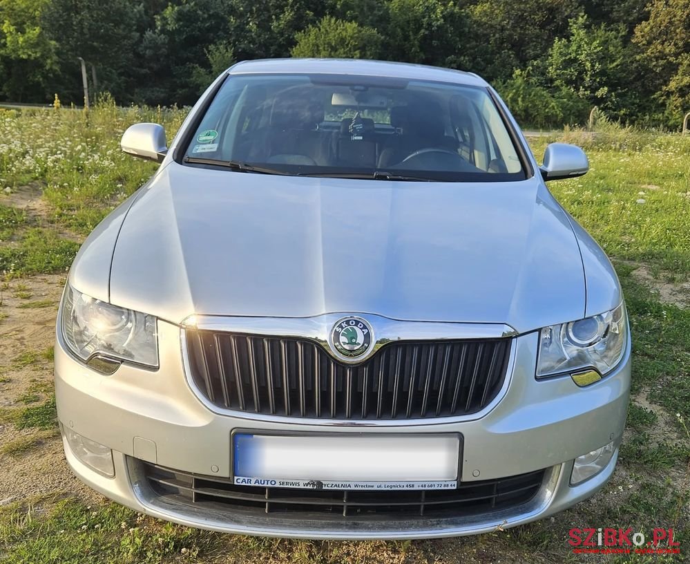 2013' Skoda Superb 2.0 Tdi Ambition photo #3