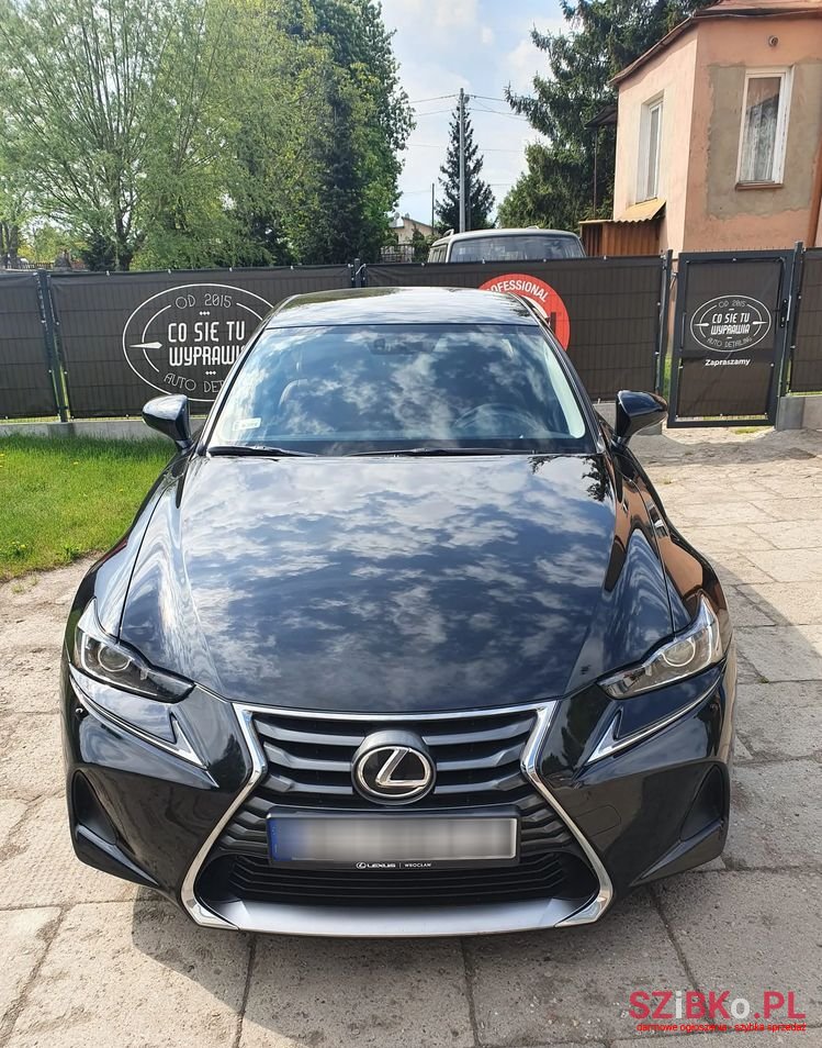 2017' Lexus IS 200T / 300 Elegance photo #4