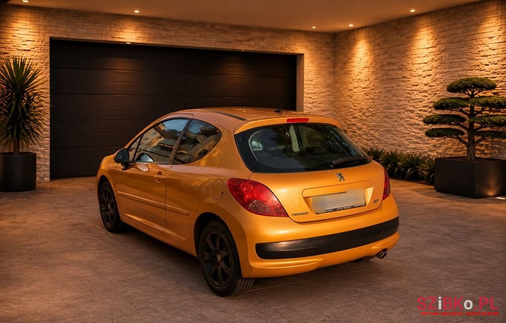 2007' Peugeot 207 1.6 Vti Sporty photo #2