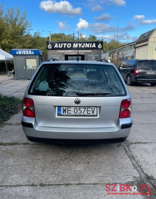 2005' Volkswagen Passat photo #4