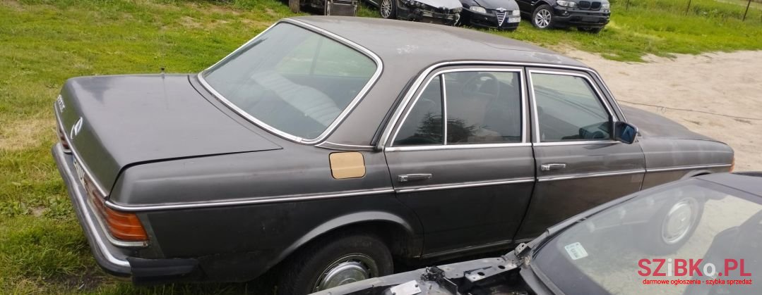 1980' Mercedes-Benz W123 photo #2