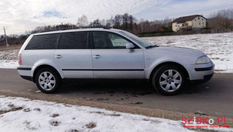 2002' Volkswagen Passat photo #2