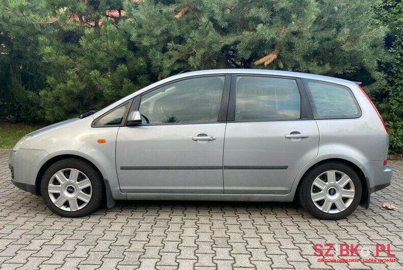 2004' Ford Focus photo #1