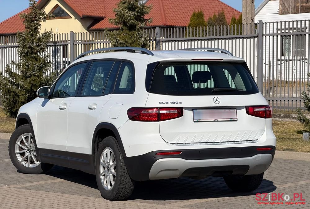 2021' Mercedes-Benz GLB photo #6