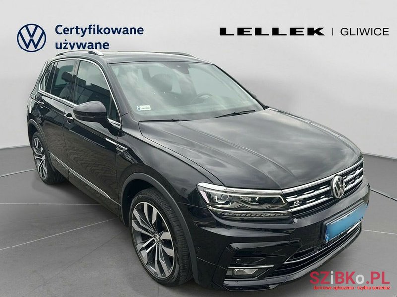 2019' Volkswagen Tiguan photo #5